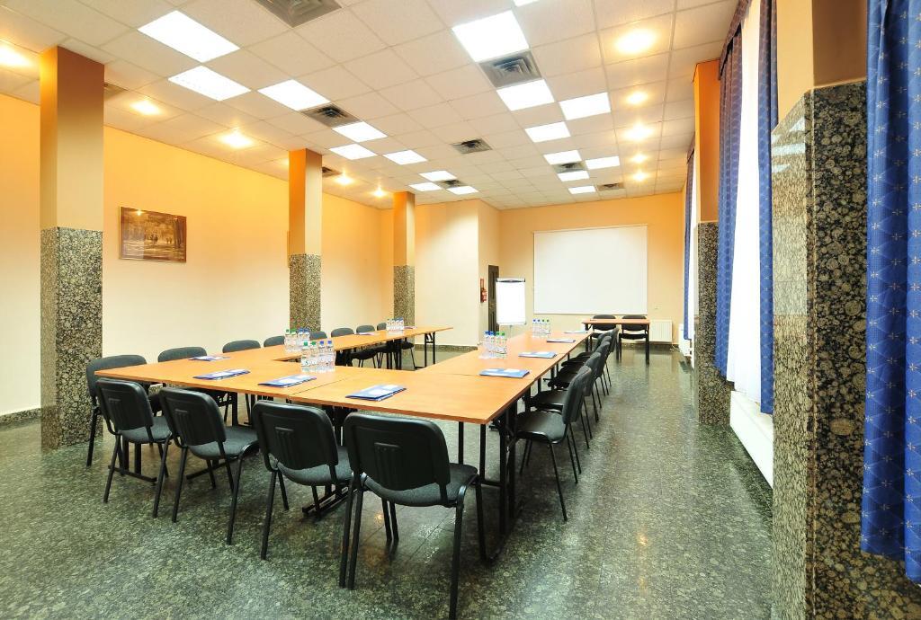 Wawrzkowizna Hotel Rzasawa Luaran gambar