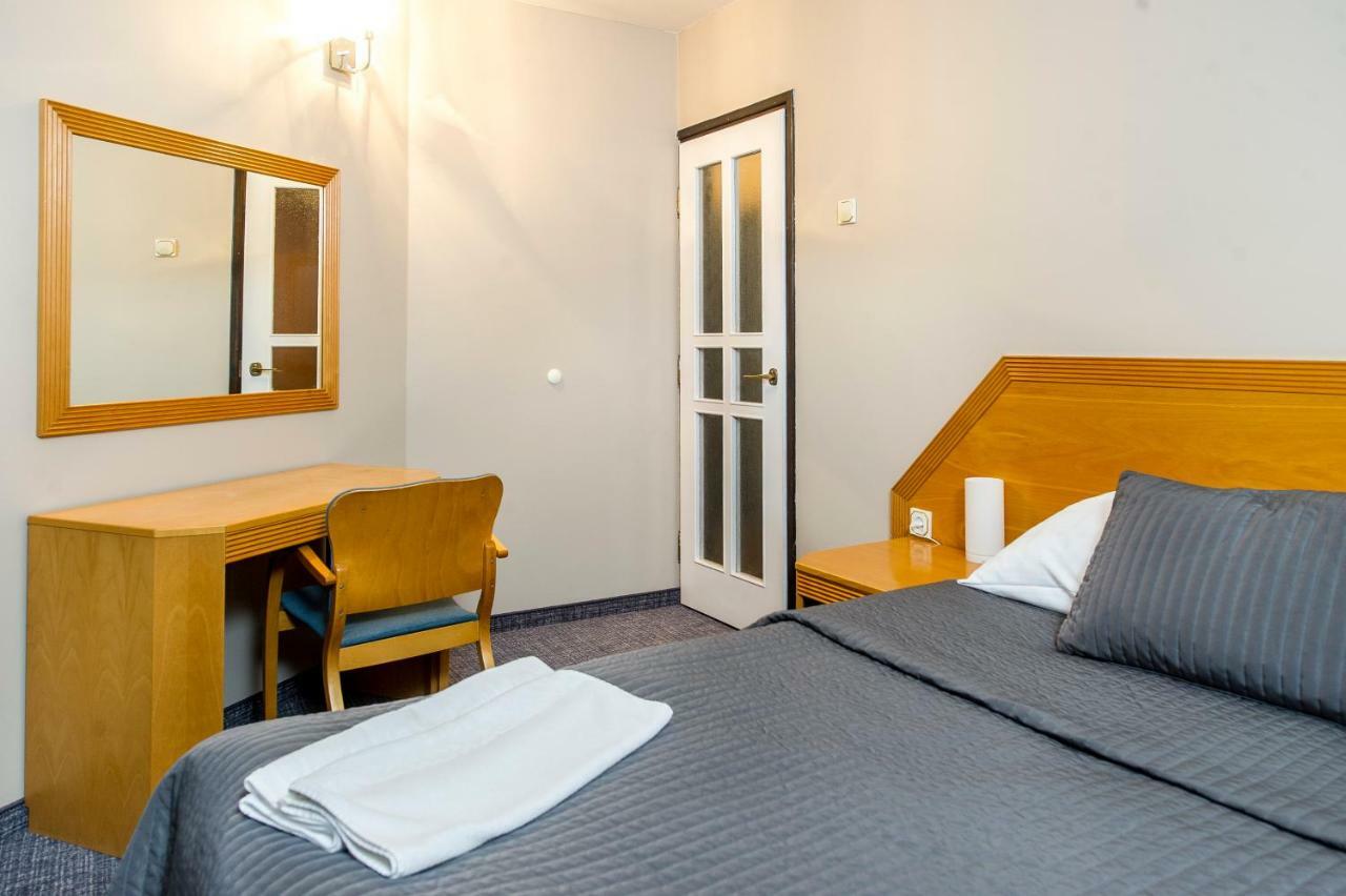 Wawrzkowizna Hotel Rzasawa Luaran gambar