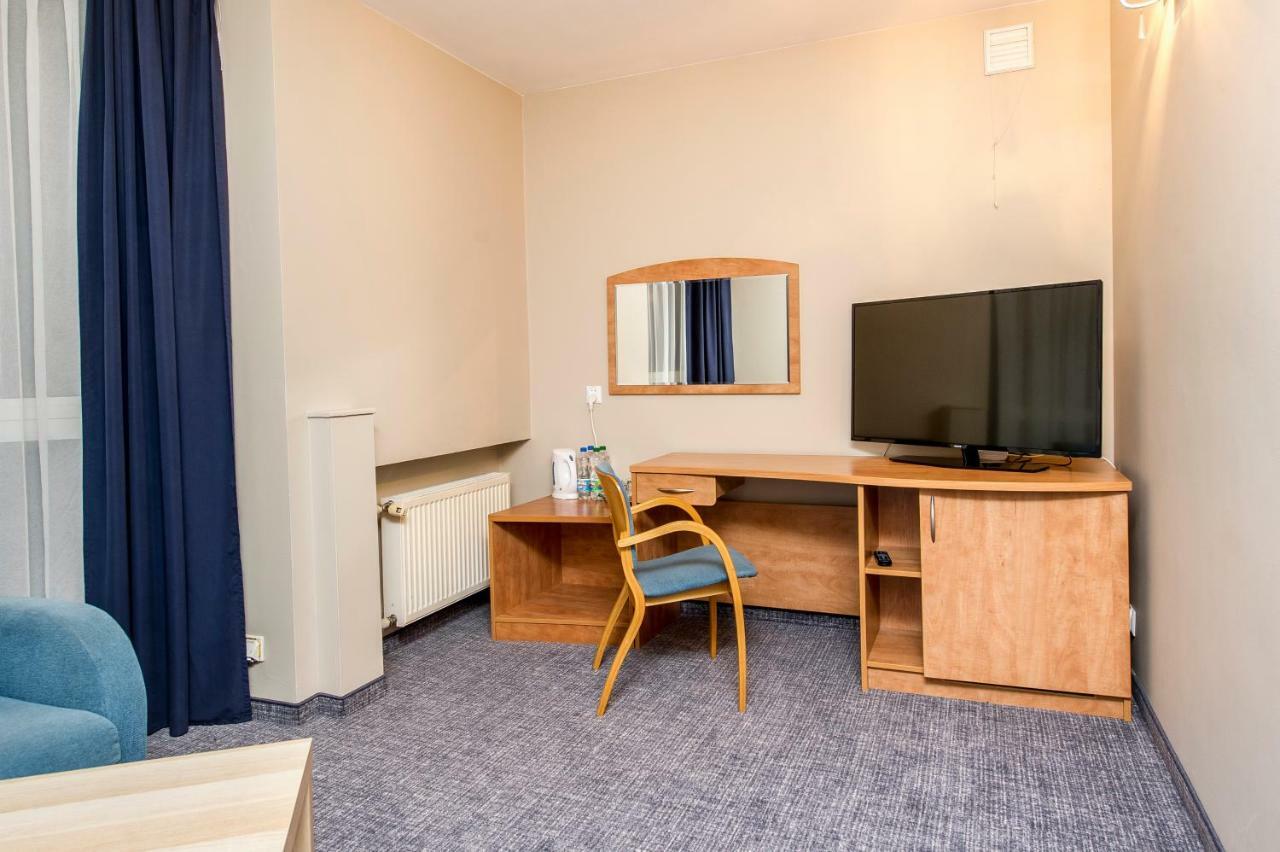 Wawrzkowizna Hotel Rzasawa Luaran gambar