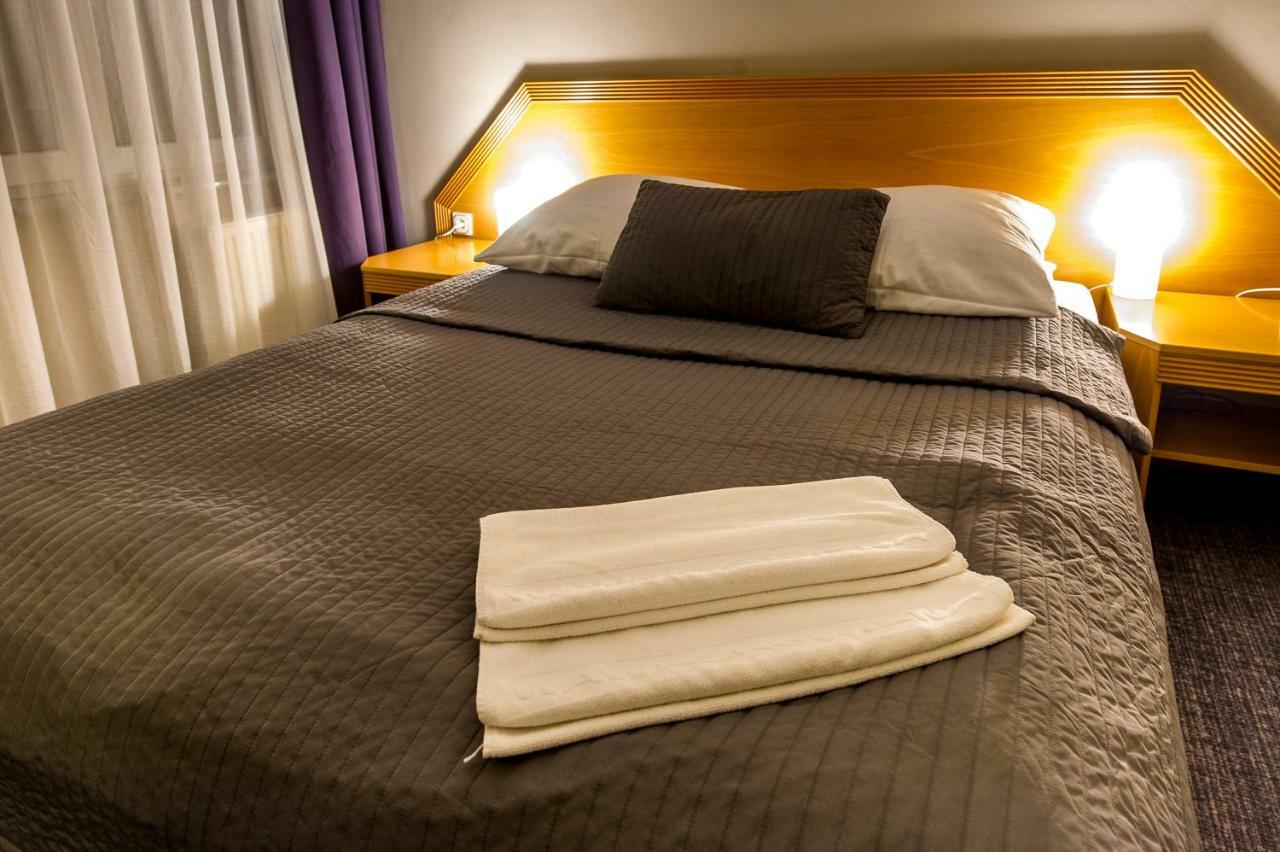 Wawrzkowizna Hotel Rzasawa Luaran gambar